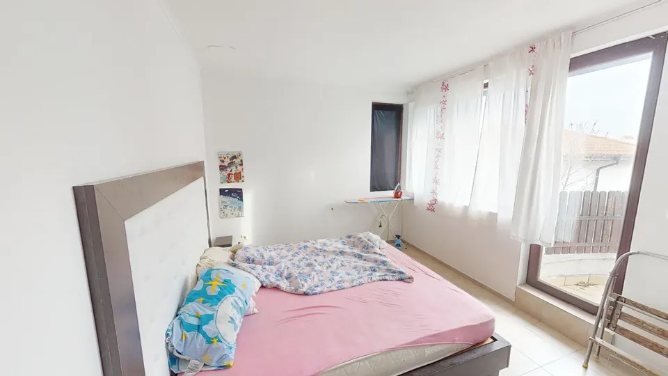 Обзаведен тристаен апартамент в BayViewVillas, Кошарица