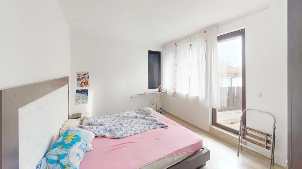 Обзаведен тристаен апартамент в BayViewVillas, Кошарица