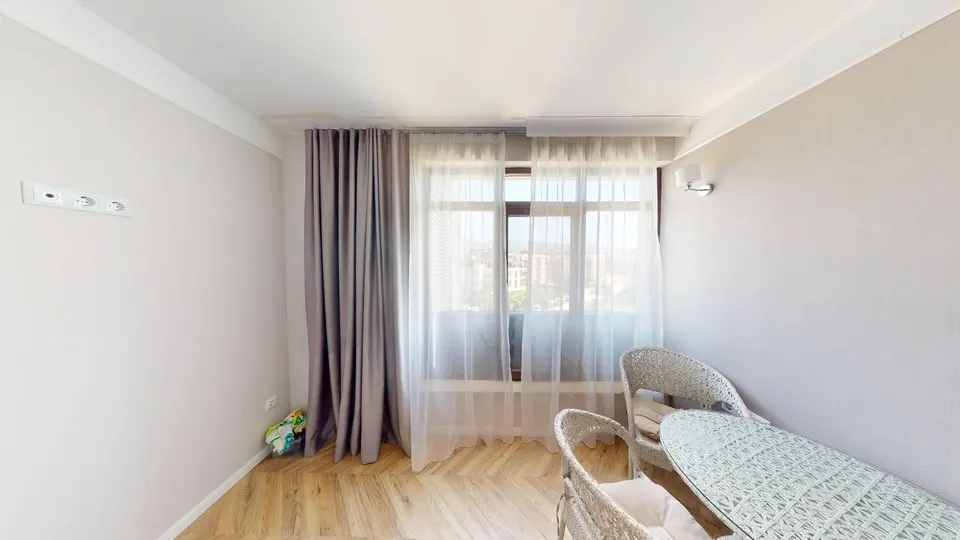 3-Zimmer-Wohnung mit Meerblick in Romance Paris, Sweti Wlas