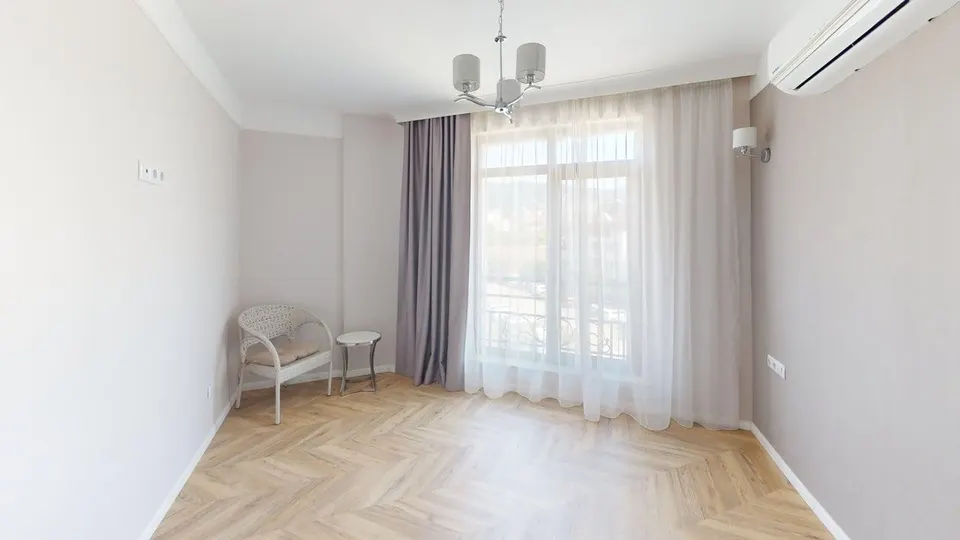 3-Zimmer-Wohnung mit Meerblick in Romance Paris, Sweti Wlas