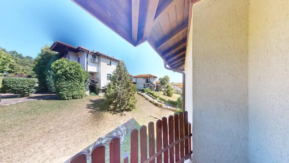 Обзаведен тристаен апартамент в BayViewVillas, Кошарица