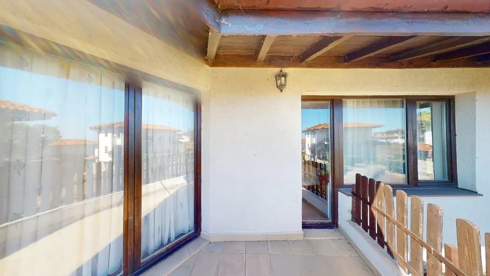Обзаведен тристаен апартамент в BayViewVillas, Кошарица