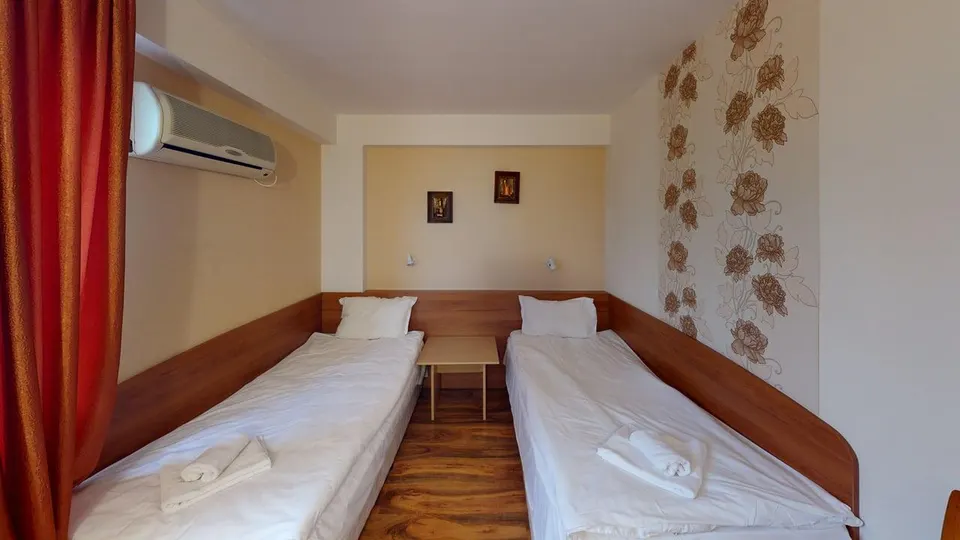 Hotel with restaurant and spa in Kosharitsa