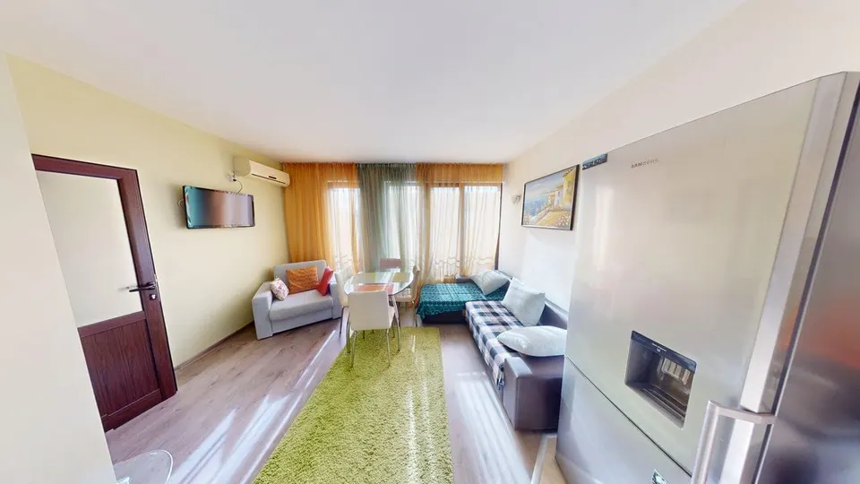 Двустаен апартамент в комплекс Amber Beach, Слънчев бряг