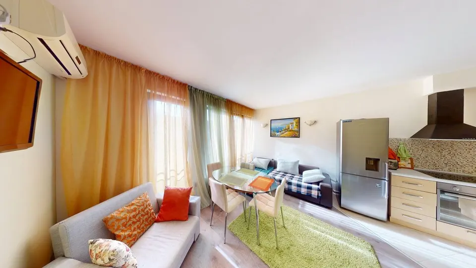 Двустаен апартамент в комплекс Amber Beach, Слънчев бряг