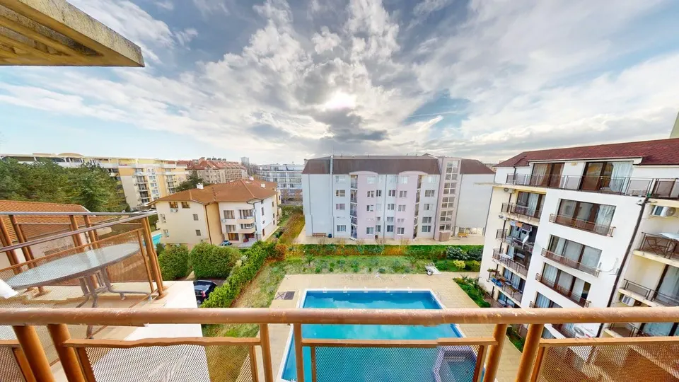 Двустаен апартамент в комплекс Amber Beach, Слънчев бряг