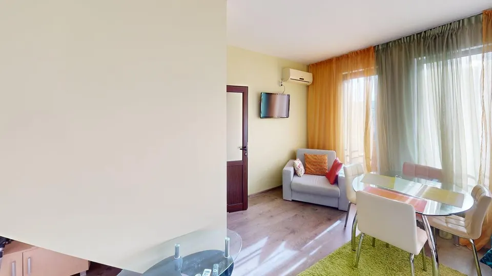 Двустаен апартамент в комплекс Amber Beach, Слънчев бряг