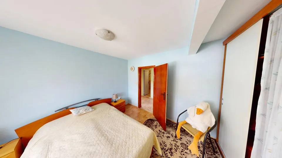 Furnished two-storey house in a gated complex, Poroy