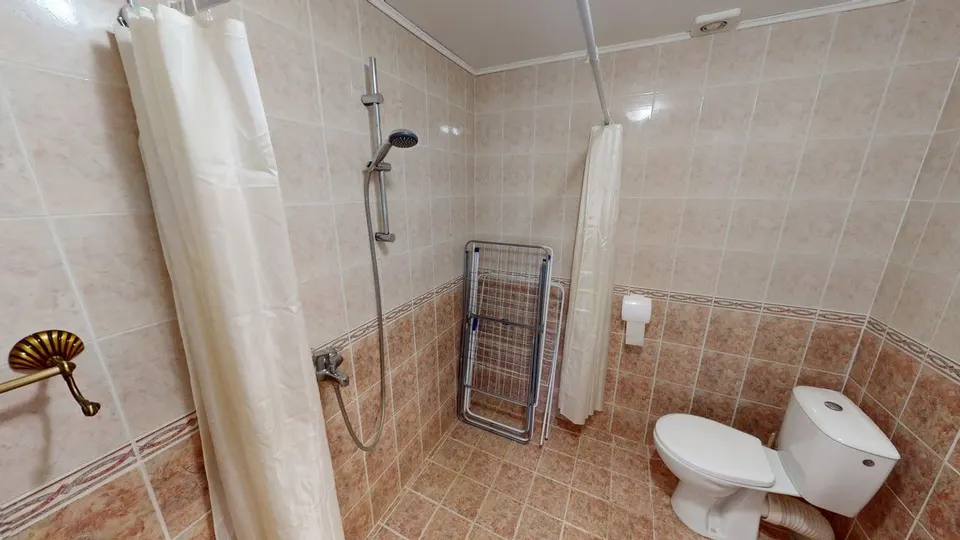 Furnished two-storey house in a gated complex, Poroy