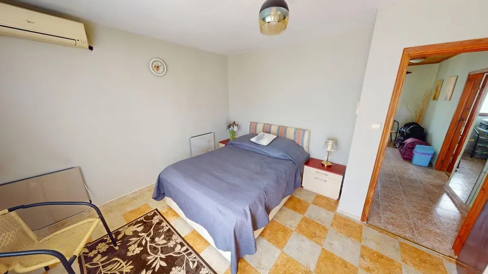 Furnished two-storey house in a gated complex, Poroy