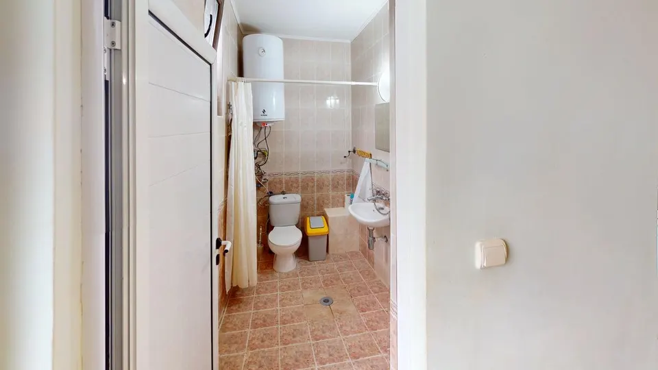 Furnished two-storey house in a gated complex, Poroy