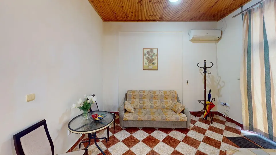 Furnished two-storey house in a gated complex, Poroy