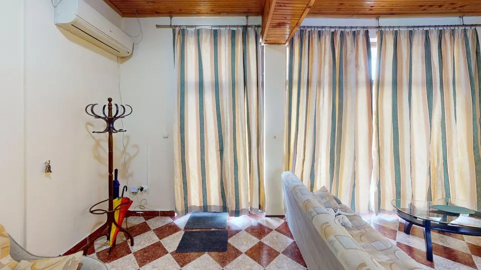 Furnished two-storey house in a gated complex, Poroy