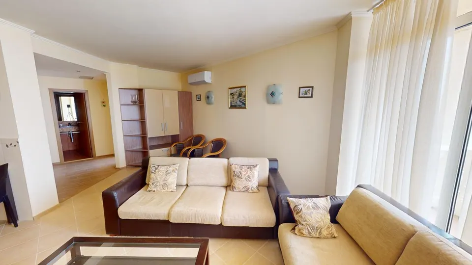 Two-bedroom apartment in the Atrium Beach complex, Elenite