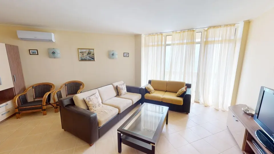 Two-bedroom apartment in the Atrium Beach complex, Elenite
