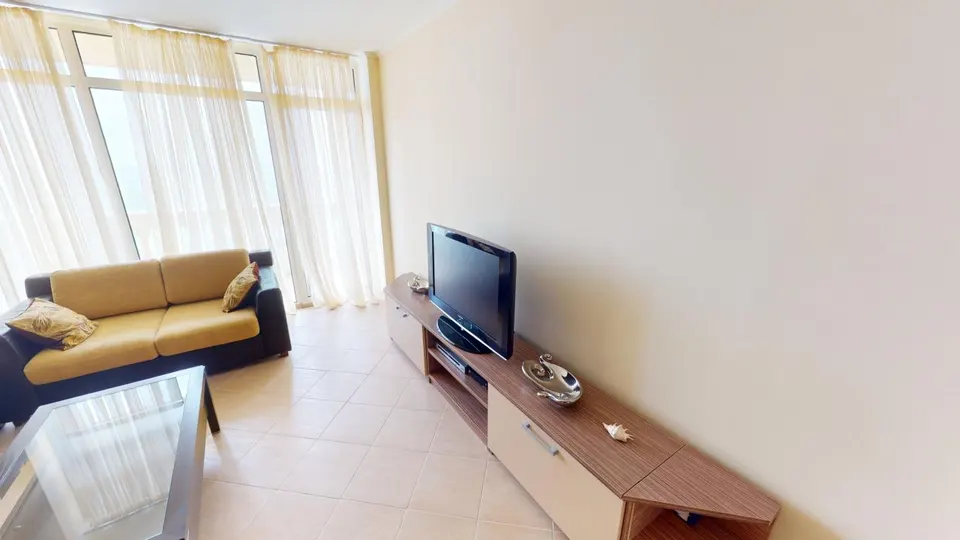 Two-bedroom apartment in the Atrium Beach complex, Elenite
