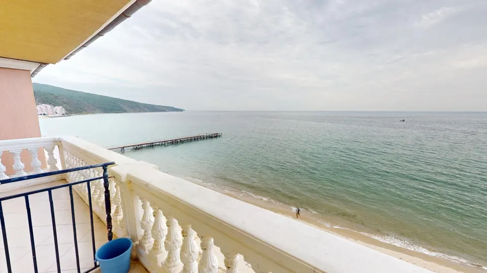 Two-bedroom apartment in the Atrium Beach complex, Elenite