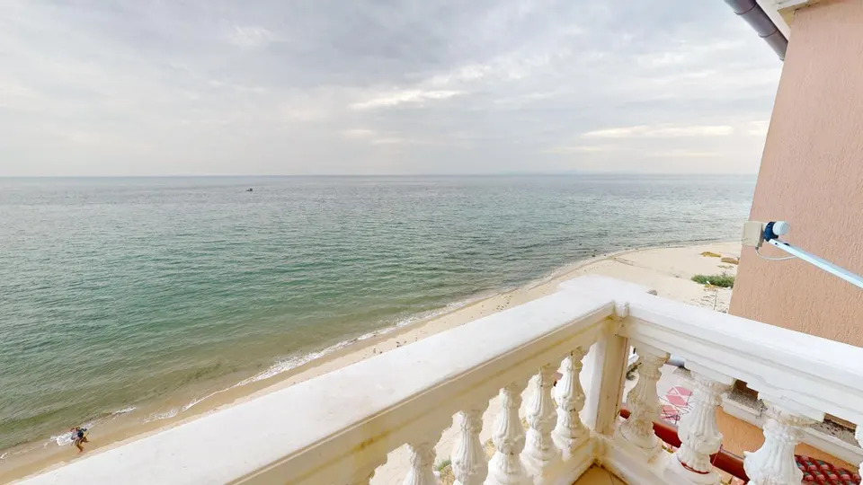 Two-bedroom apartment in the Atrium Beach complex, Elenite