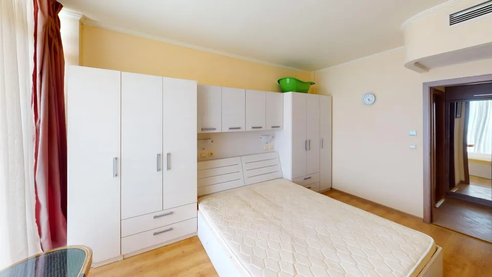 Two-bedroom apartment in the Atrium Beach complex, Elenite