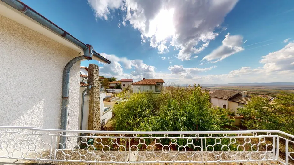 Two-storey house with a plot in Cholakova Cheshma, Kosharitsa