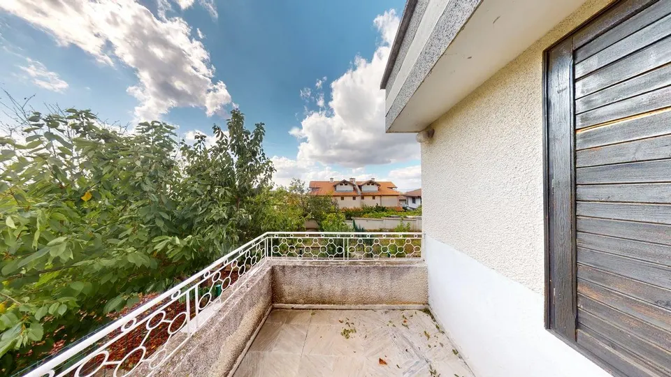 Two-storey house with a plot in Cholakova Cheshma, Kosharitsa