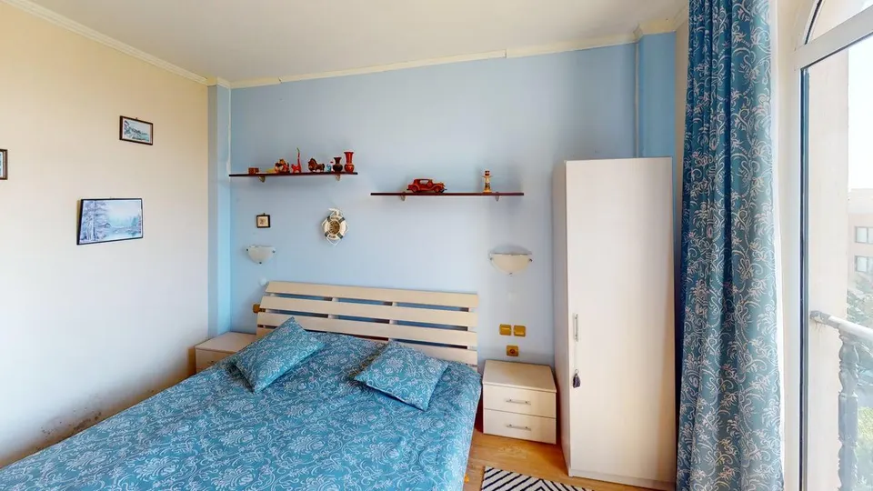 One-bedroom apartment in the Atrium Beach complex, Elenite
