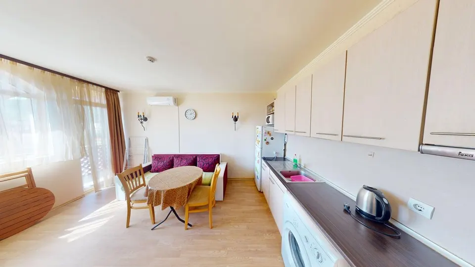 One-bedroom apartment in the Atrium Beach complex, Elenite