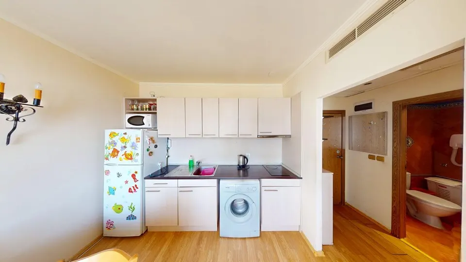 One-bedroom apartment in the Atrium Beach complex, Elenite
