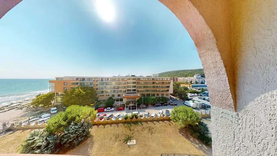 One-bedroom apartment in the Atrium Beach complex, Elenite